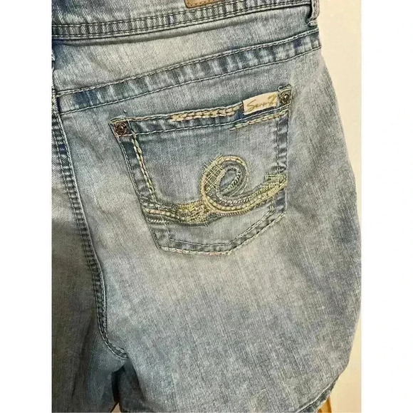 Seven7 Jean shorts women’s light washed size 10 - Picture 7 of 9